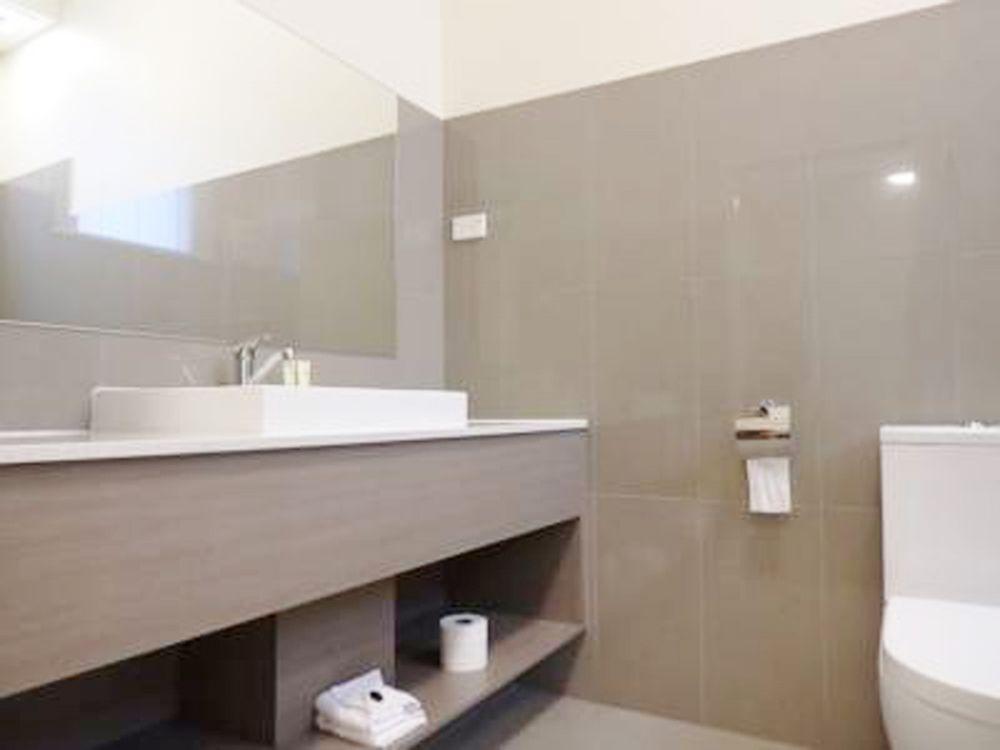Naughtons Hotel Мелбърн Екстериор снимка