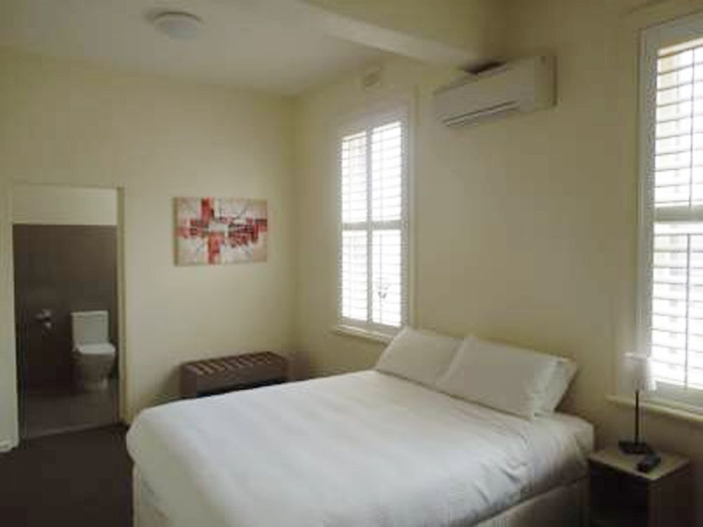 Naughtons Hotel Мелбърн Екстериор снимка